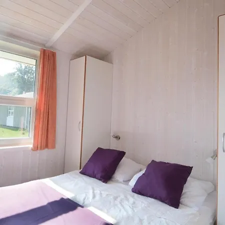 Dom wakacyjny Strandpark 15 *